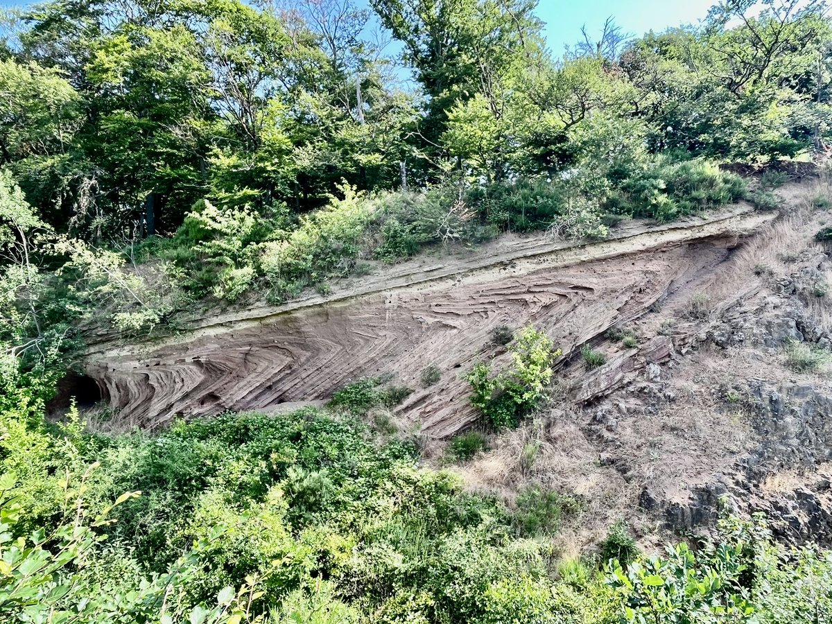 Geoceanic's tweet photo. Preparations for the 2nd post-cruise meeting of @JRSO_IODP #Exp392 hosted by @UUEarthSciences are underway. Spent this past weekend with @peterbijlWilkes volcano hunting around the Eifel, Germany for our post-meeting excursion.
🌋⛴️ 🇿🇦🦖☄️🧫🪨🔬🇳🇱 🇩🇪 https://t.co/r4BsMtv5Zo