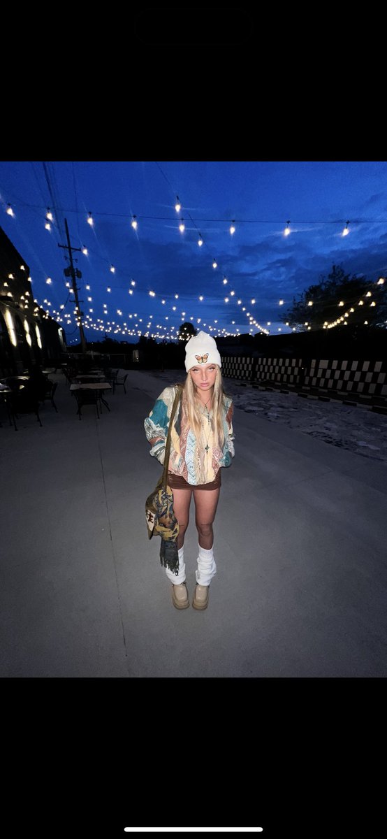 joni ♡⋆｡ﾟ☾ on Twitter: "RT @samnimetitties: people in the rave scene please rt about my sweater