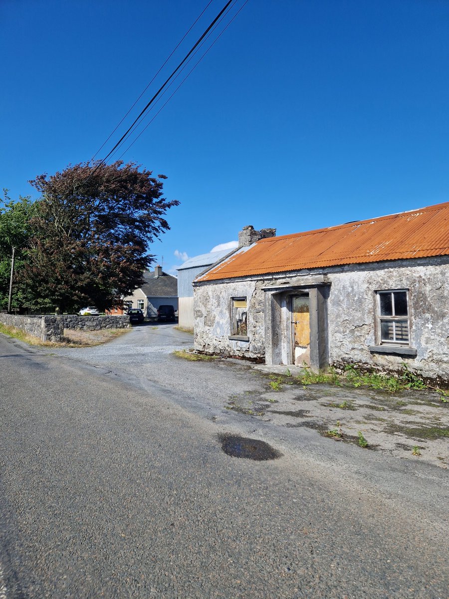 SpiritofBrum's tweet photo. A little tour around Galway today with Papa Smurf and Goggy (Auntie Mary). Pictures are of their grandparents' house; where their mother was born &amp; where their father went to school. #Ballydugan #Bookeen #Kiltullagh #Duniry #Loughrea https://t.co/UgwF6m6krK