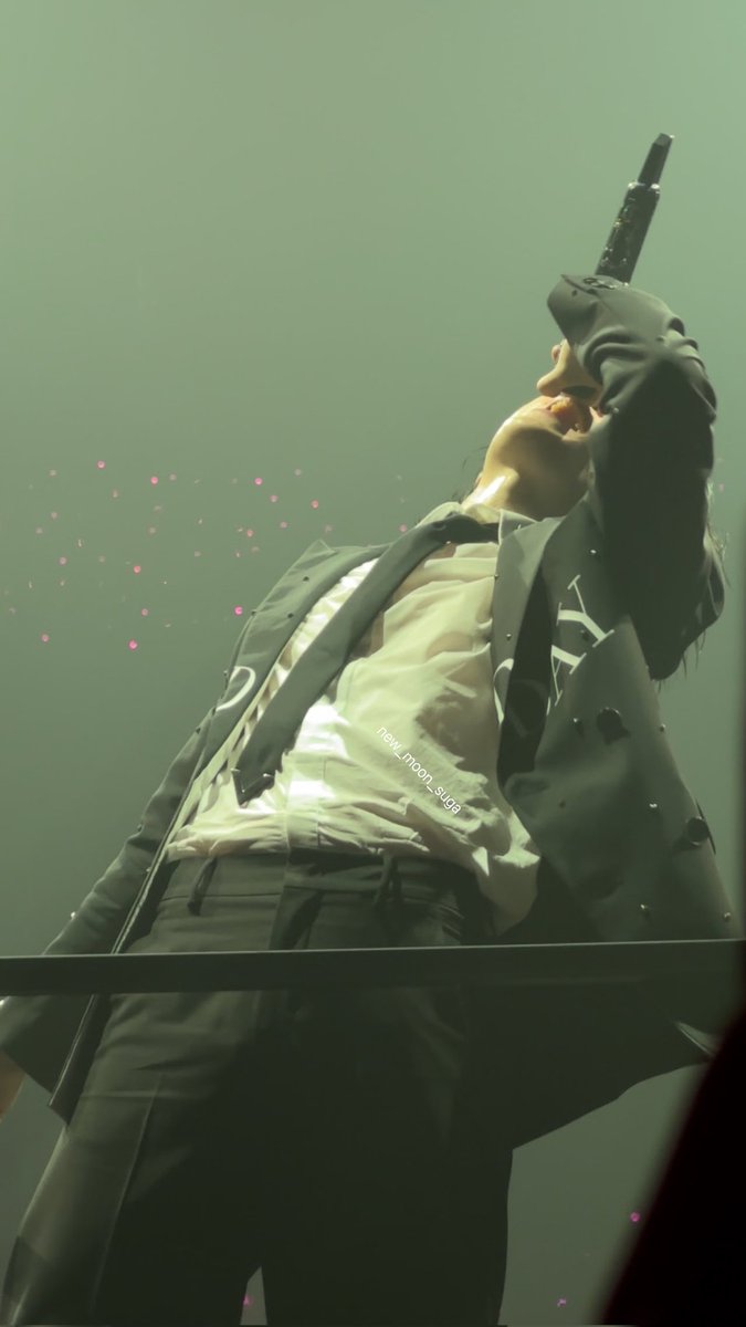 gummysmilelover's tweet image. Ah.