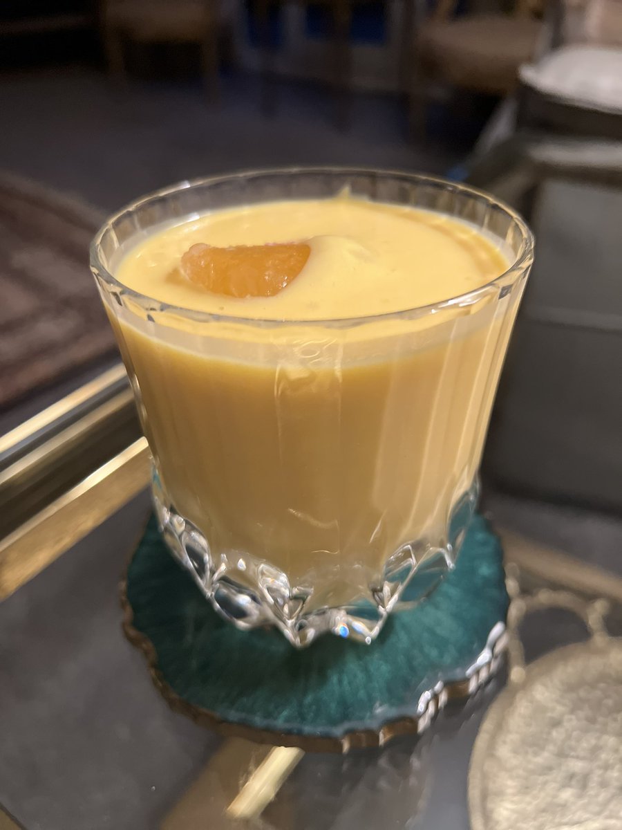 Hot evenings call for a cooling drink and what better drink than #Mango Lassi 🥰🥰

#SummerSizzler 
#heatwave