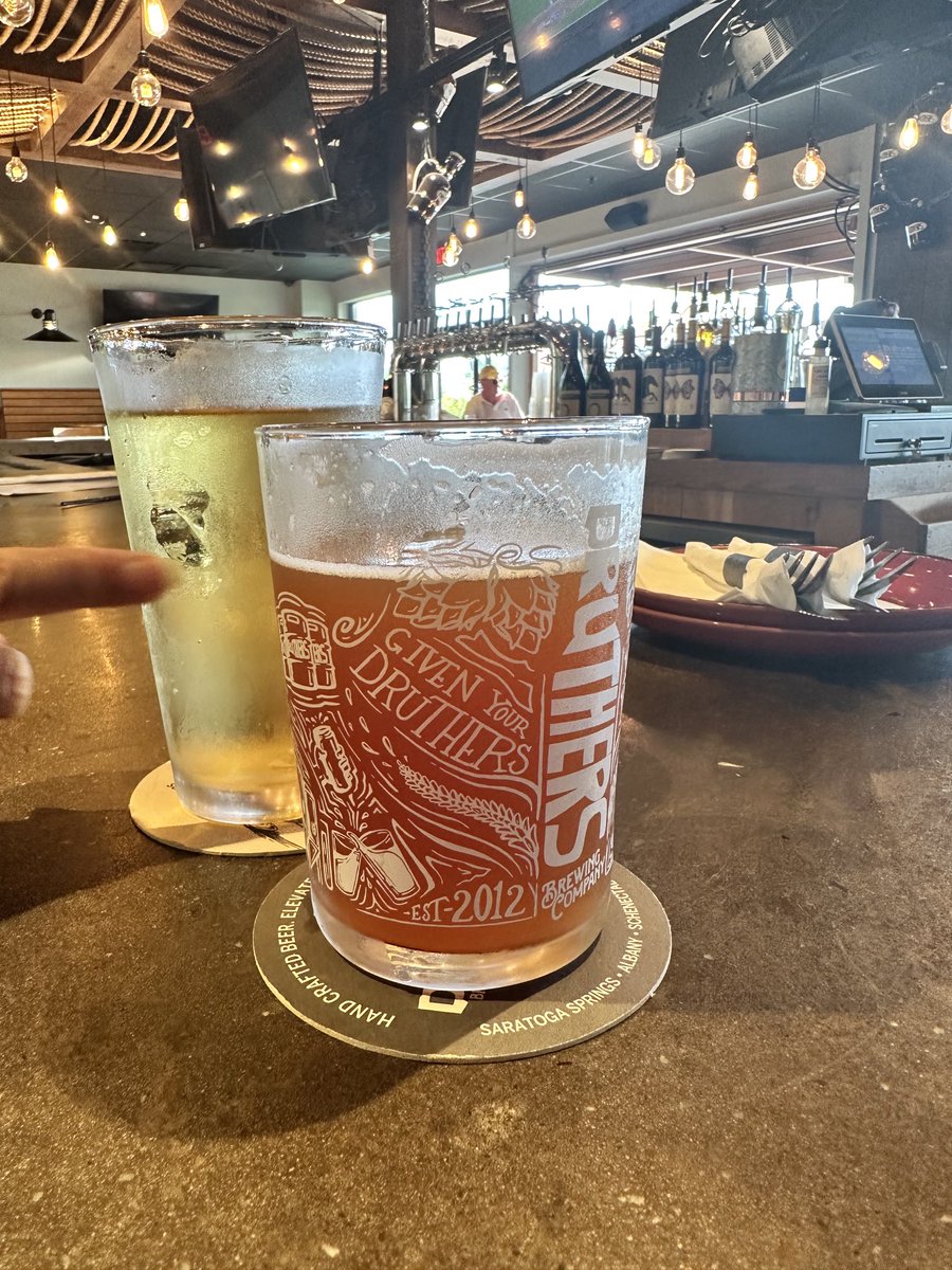 Post-work hydration ⁦<a href="/DruthersBrewing/">Druthers Brewing Co.</a>⁩