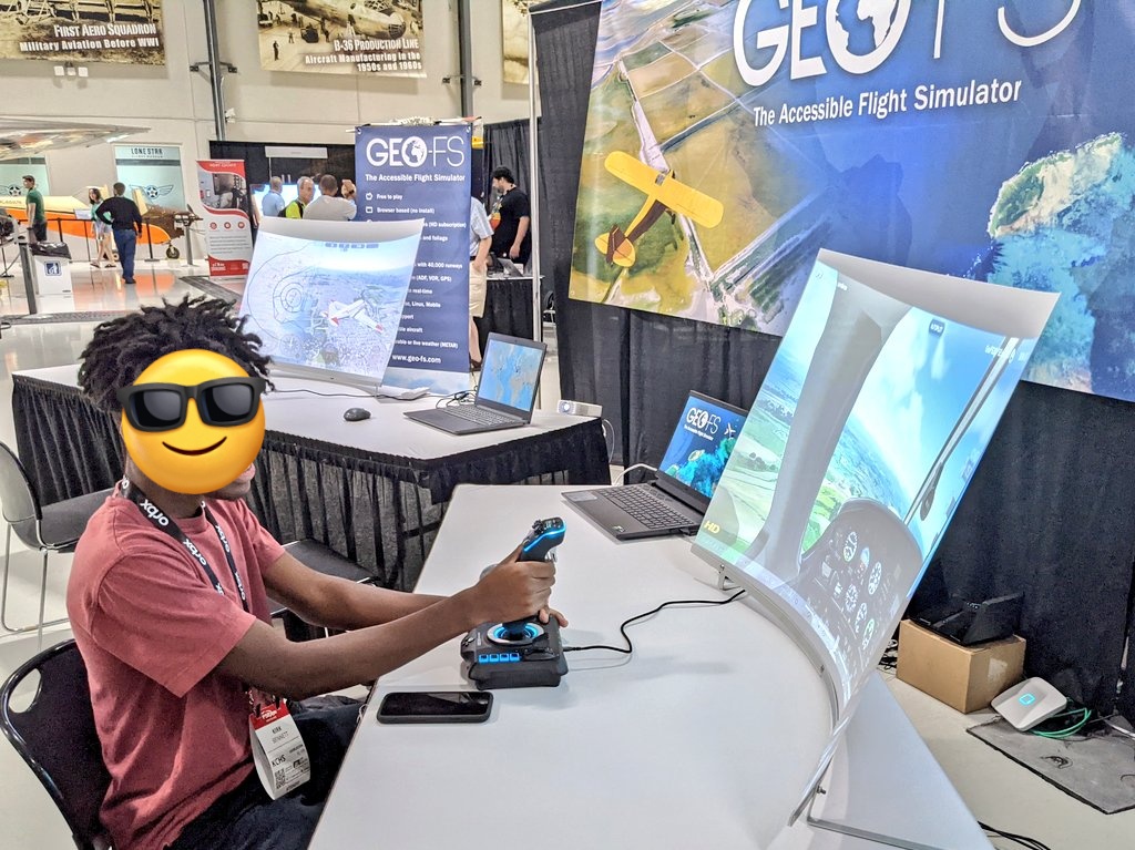 GeoFlightSim's tweet image. Many thanks to @GeoFS_Events  for visiting and making some very nice demo flying at the booth!