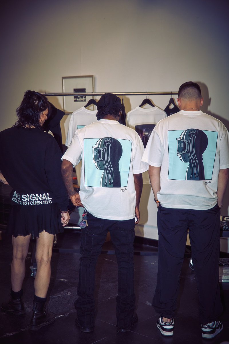 nosignalglobal's tweet image. First official No Signal clothing customer @Foreijn 🔥🔌

#NoSignal
