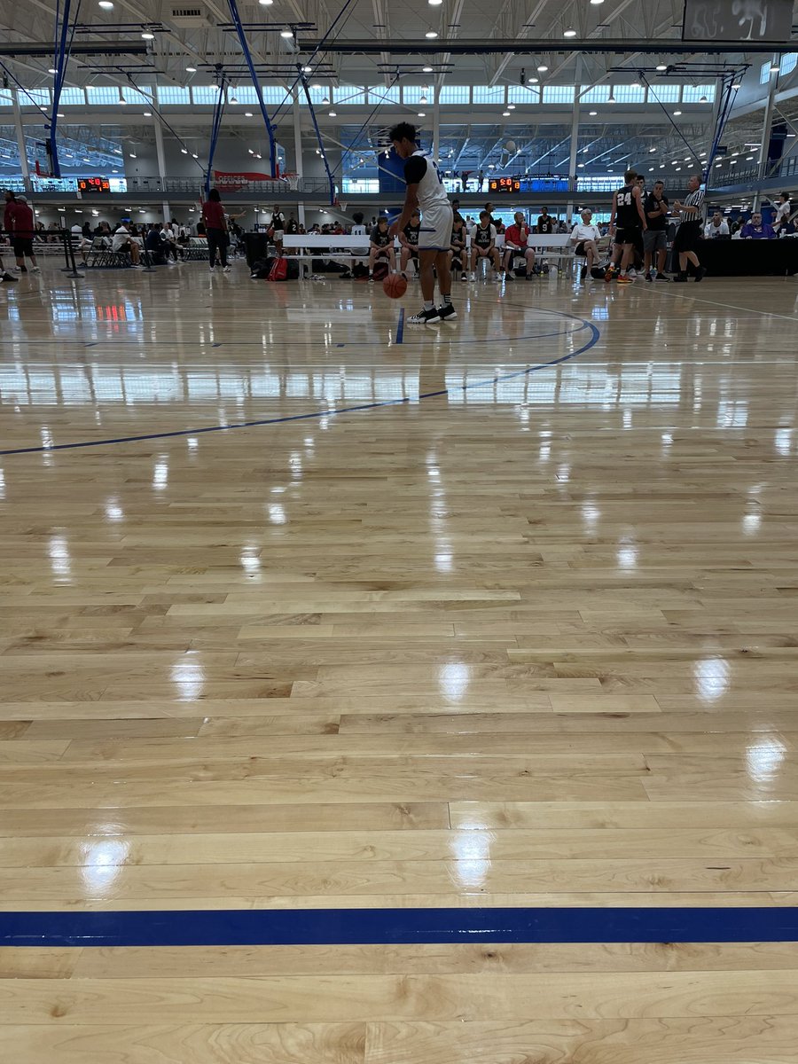 Phone is ringing already for Miami East (OH) 6’2” 2024 Wes Enis (<a href="/wesenis21/">Wes Enis</a>) after a STELLAR weekend at Midwest Live helping his team go 4-0 📈

Multiple D1/D2 programs have inquired after his 32 point performance this morning — big July ahead ‼️