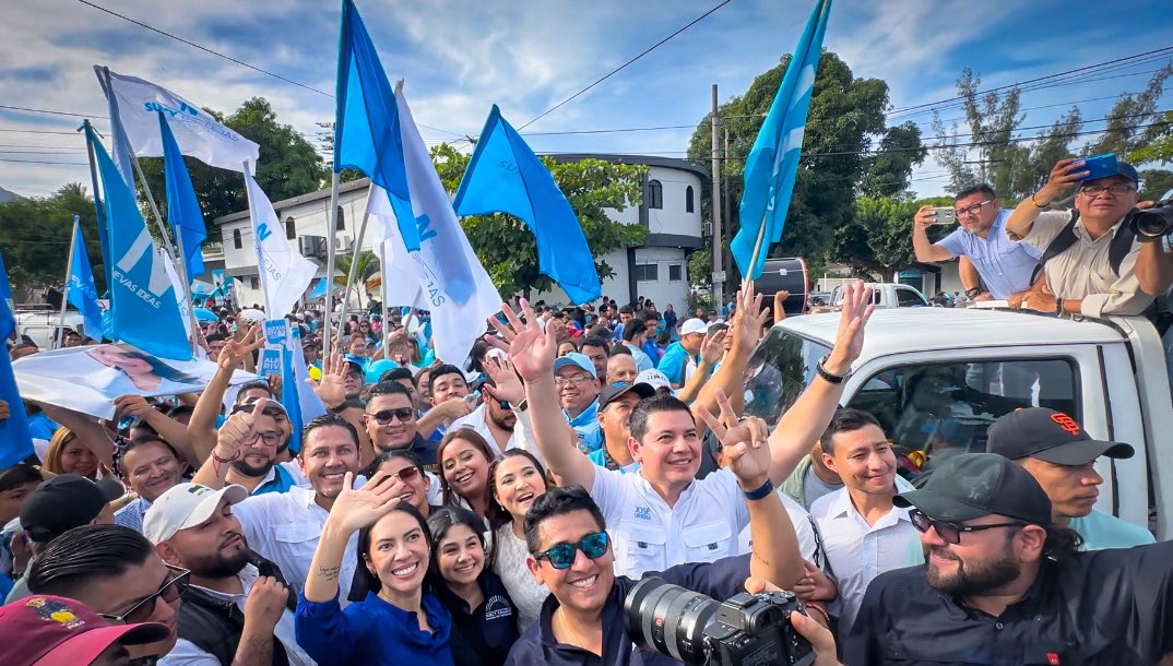 VictorSantanaSV's tweet photo. 🔥Listos  🔥
#Operación2024 
@suecallejas 🤜🏾🤛🏼 https://t.co/vUtyK33Uhh