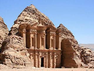 KhawlaEdali's tweet photo. @Culture_Crit Petra - Jorden https://t.co/tWXdul4ZCy