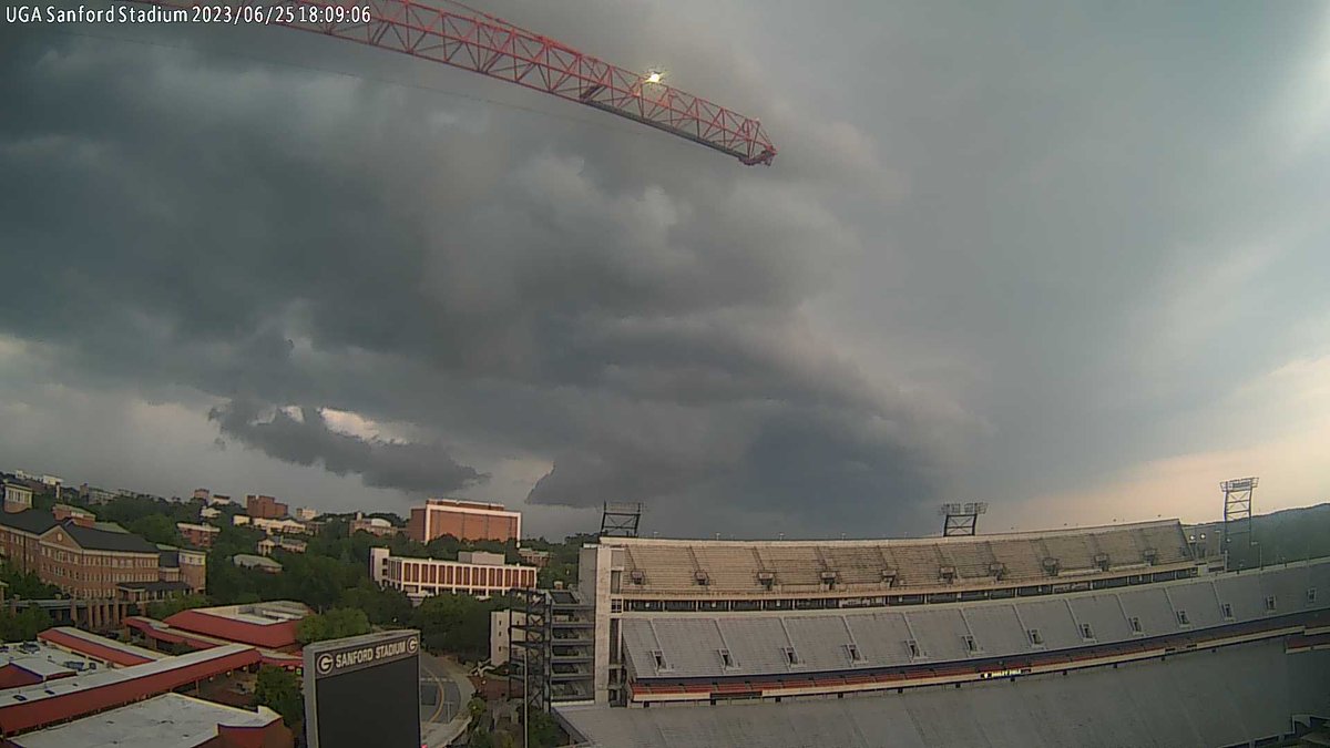 WeatherBen99's tweet photo. Line of storms moving through North #Georgia and into #Athens, courtesy of @UGAWxSTEM atop of #Sanford stadium https://t.co/aoGbgxILBl