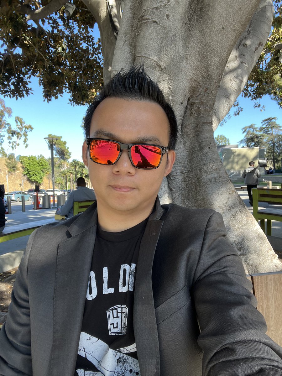 phoenykz's tweet photo. Waiting for the gate at @HollywoodBowl  to open up in less than an hour for the #TheGameAwards #10YearConcert. If you see me around, make sure to tap me to say hi! Will be taking some pictures at the event and posting them. 

Can anyone guess what shirt I'm wearing for tonight? https://t.co/cHoyUdw02J
