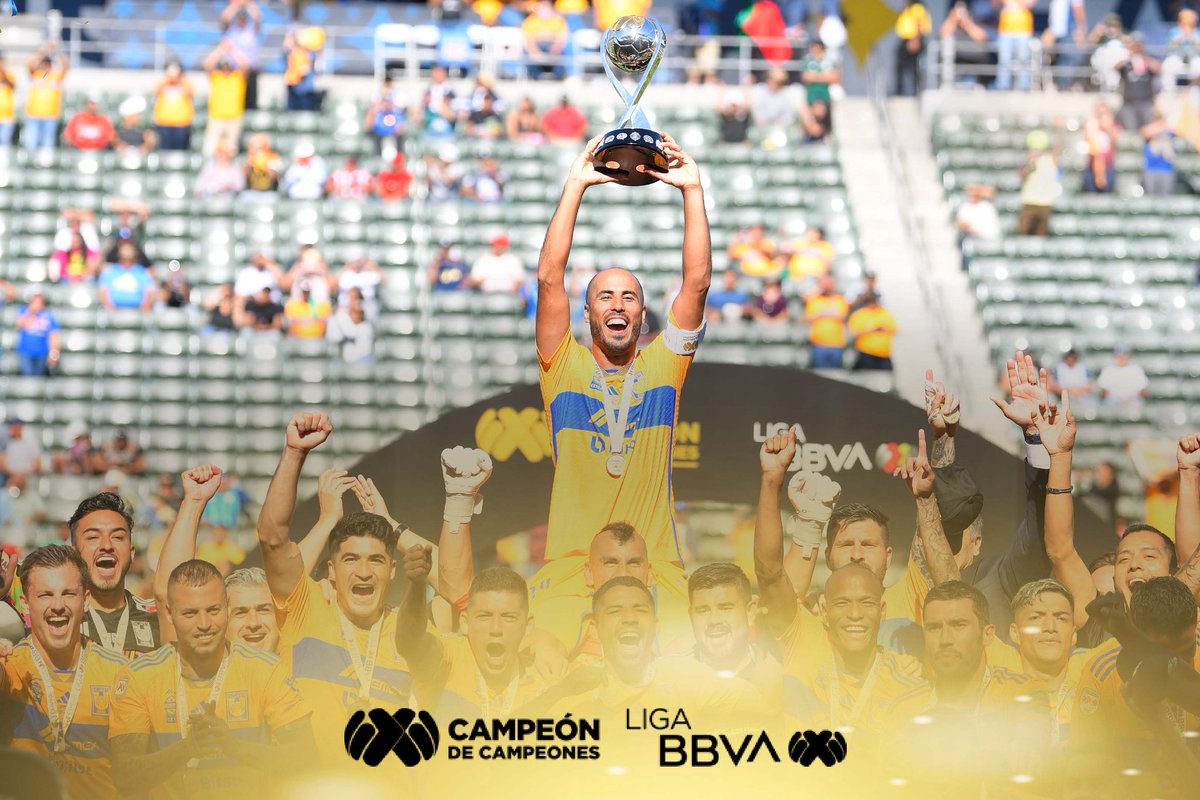 Antonio_Rosique's tweet photo. Otro título para #Tigres 

El equipo más ganador de los últimos 🔟 años

5️⃣ 🏆Ligas
1️⃣ 🏆Copa MX
4️⃣ 🏆Campeón de Campeones 🔛📸
1️⃣ 🏆Concachampions 

#Colosal 

#CampeonDeCampeones https://t.co/Z5yzzEmdL9