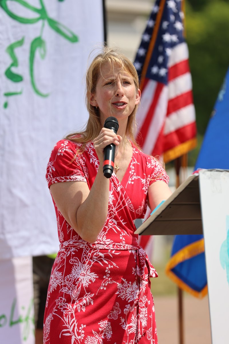 ProLifeWI's tweet photo. “The right to life speaks to the very core of our humanity and the principles upon which our nation was founded. Every unborn child carries the promise of a future, a future that should not be extinguished at the whim of another.” @RepGoebenWI at the #MarchForLifeWI https://t.co/KekiTEeIWj