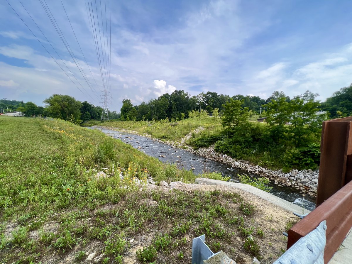 Allentown1711's tweet photo. Kick ass 🚴🏻♀️🚴🏻♀️🚴🏻♀️🚴🏻♀️ ..... that required two bikes (will share more about this later) & put me closer to my mileage goal! 99 miles to 500! Woot!! Stopped at @SzalaysFarm & picked up some rye bread, peach 🍑 salsa & blue corn tortilla chips! #BikeLife #JuneMiles #OhioandErieCanalTowPathTrail #CVNP #401milesOnTheBoard #Thankful 🙌🏻💜