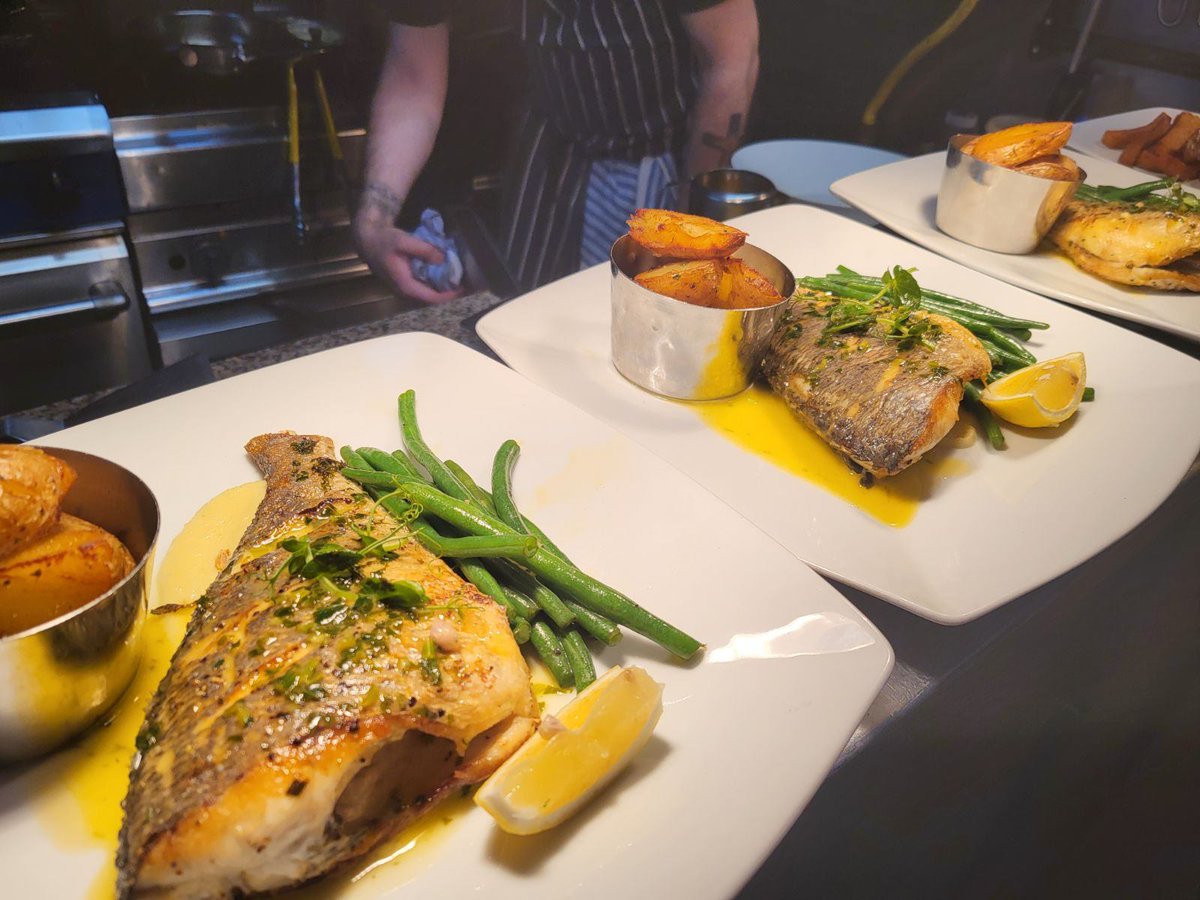 littlekitchen3's tweet photo. Chef's Special was very popular over the weekend! Sold Out Fast👌🐟🐟🐟 https://t.co/8X1cHZxQqn