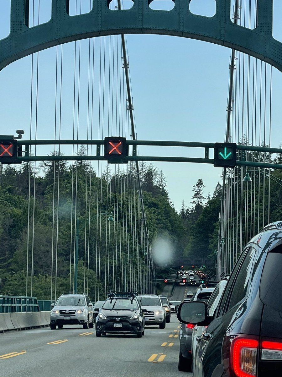 City number 1 blah blah blah... clearly don't know how to manage traffic. 
Have been on the bridge almost 30 min without moving one inch. 
@CityNewsTraffic @CityofVancouver #Vancouvertraffic