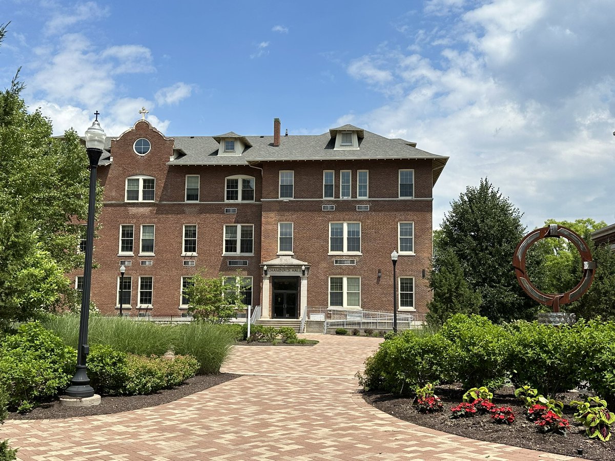 Loretta ☮️❤️💙✈️🏀 tweet media