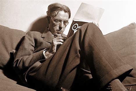 Don’t get it right, just get it written.
JAMES THURBER

#amwriting #writing #writingadvice