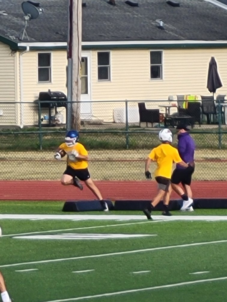 TJHerlien33's tweet photo. Thank you @ONAZFootball for hosting an amozing camp, and Thanks Coach Salty @ONUCoachSalty for helping me improve my game. @GlenbardSouthFB @EDGYTIM @CoachBigPete https://t.co/RV6a3eAKkP