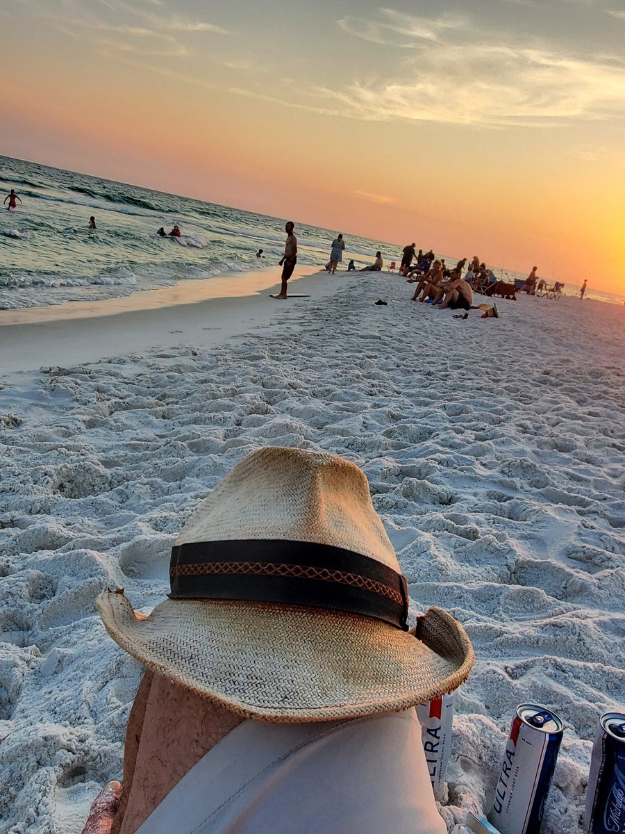 SnoBizPCB's tweet photo. @GoorinBros #RealFunBeach
I continue to share this hat with you.
The way it has aged is marvelous. 
#oldschool #itsagoorin https://t.co/UwiTeIENC1
