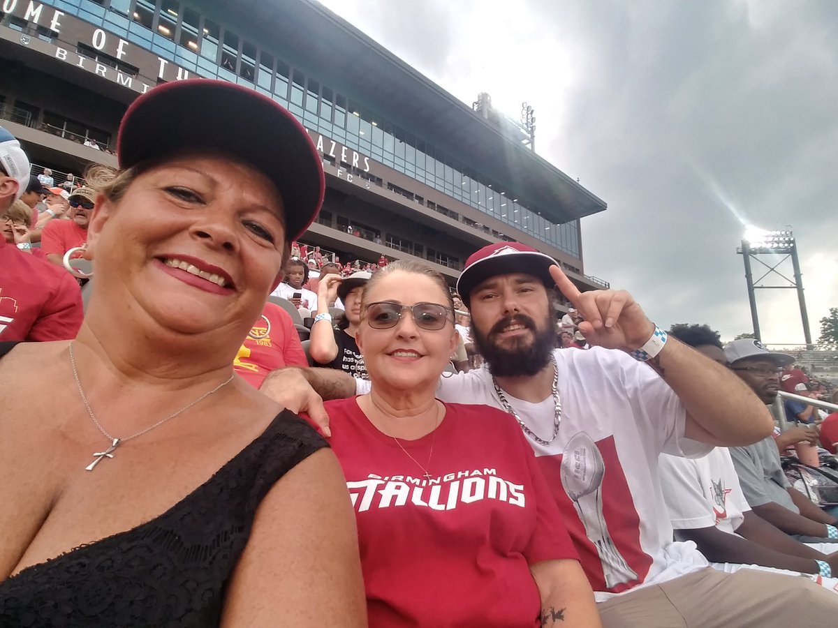 Sportsmama32's tweet photo. @USFLStallions Half way to VICTORY! Keep it going #Stallions #GIDDYUP https://t.co/23J9OV79GT