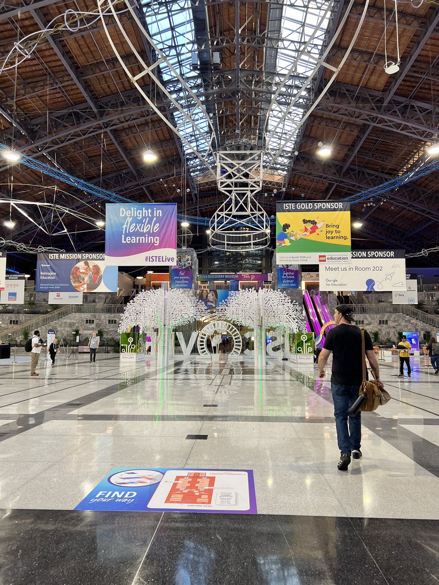 Day 1 of ISTE ✅ excited for day 2 and doing some presentations over the next three days! #ISTELive