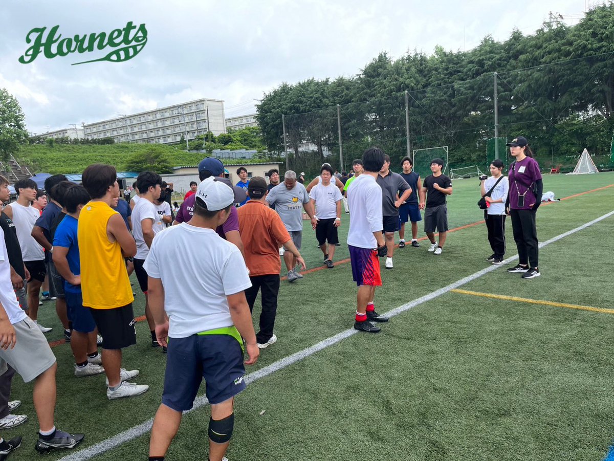 Tohoku_HORNETS's tweet photo. 【Football Clinic】

アメリカの名門大学BYUでコーチをしていたILAISA TUIAKI (@coachtuiaki)さんと関西学院大学の大村監督から指導をしていただきました🇺🇸🇯🇵
貴重な体験をありがとうございました。
今回学んだ知識を活かして、春シーズンを全勝で締めくくることができるように練習に励んでいきます！ https://t.co/IPuQ0IURRS