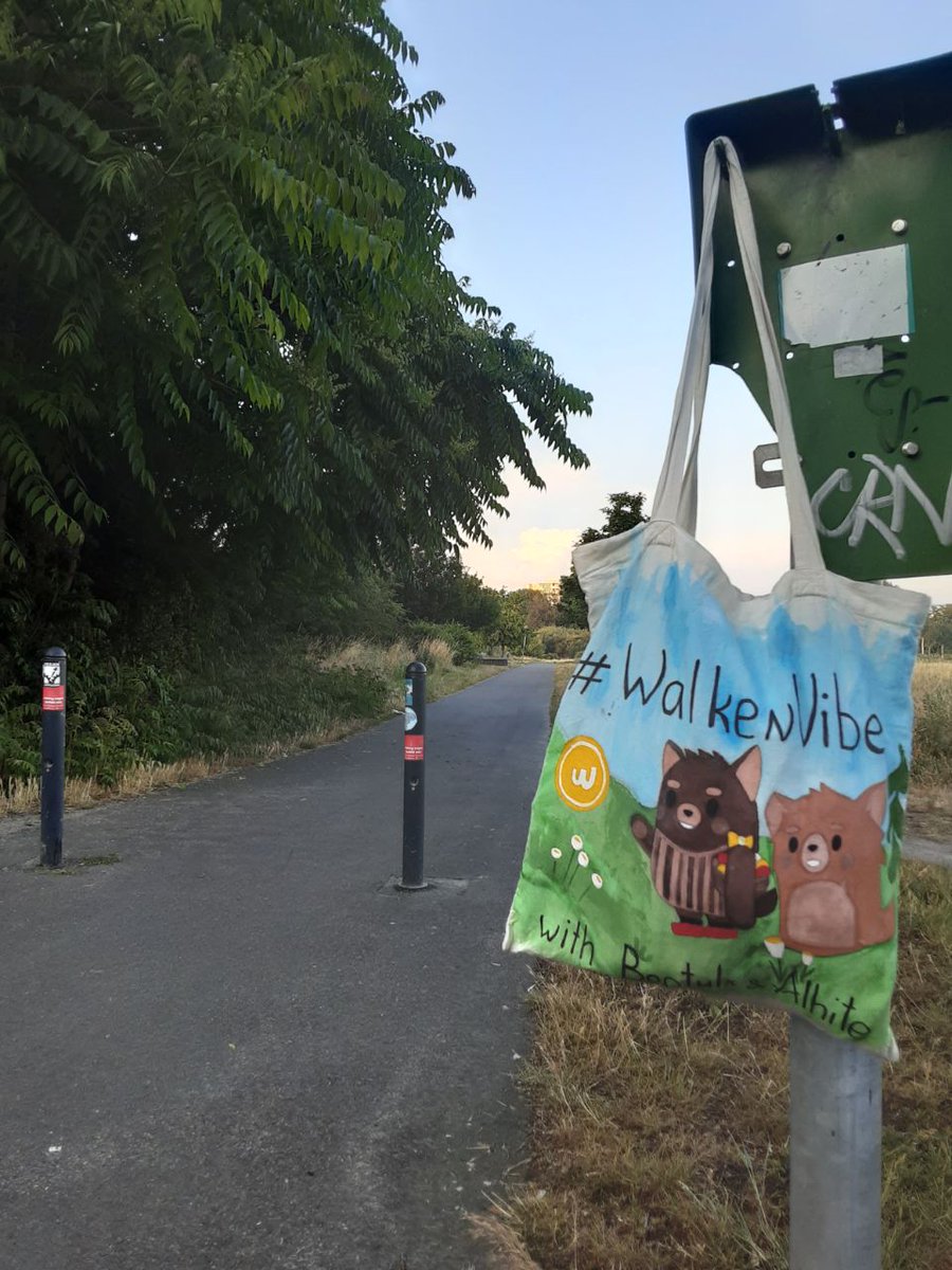 killforcandies's tweet photo. Hey @walken_io!
Check out my hand-made #WalkenVibe bag :) !!! 

friends, what do you think about it? https://t.co/GvjMKnAnsZ