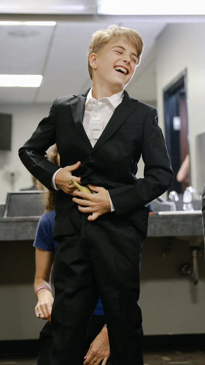 That’s a wrap for the #NHLAwards rehearsals. And I’m going to have the best cohost…Knox! Make sure to tune in to <a href="/NHL_On_TNT/">NHLonTNT</a>, <a href="/Sportsnet/">Sportsnet</a>, and <a href="/TVASports/">TVA Sports</a> at 8pm ET.