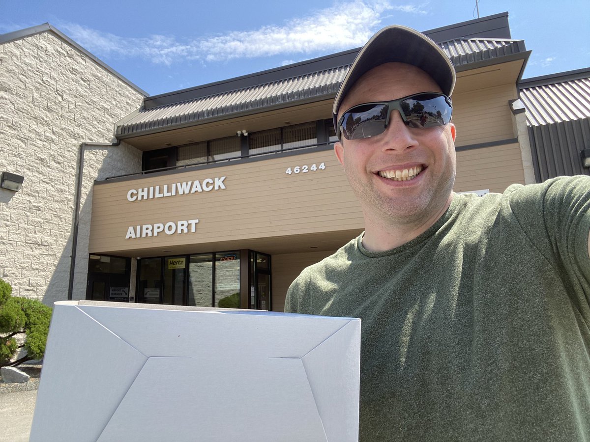 ifly4pie's tweet photo. I fly for pie. Best airport restaurant ever. #iflyforpie #chilliwack https://t.co/F9iLrBmFPt
