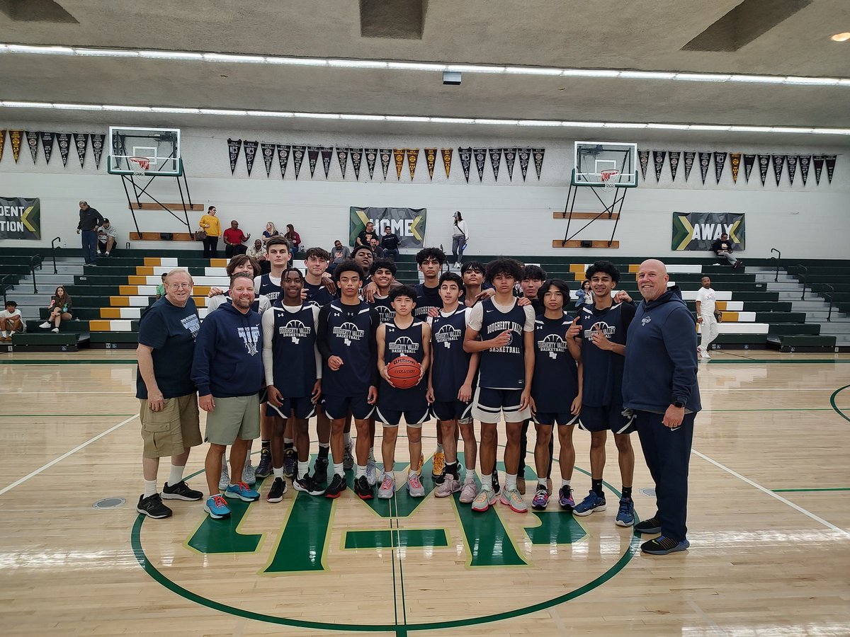fknightsays's tweet photo. Congrats to Dougherty Valley for winning the championship of the 10th Annual MC Summer Shootout! @DVHSWildcats https://t.co/aXaVAncxzJ