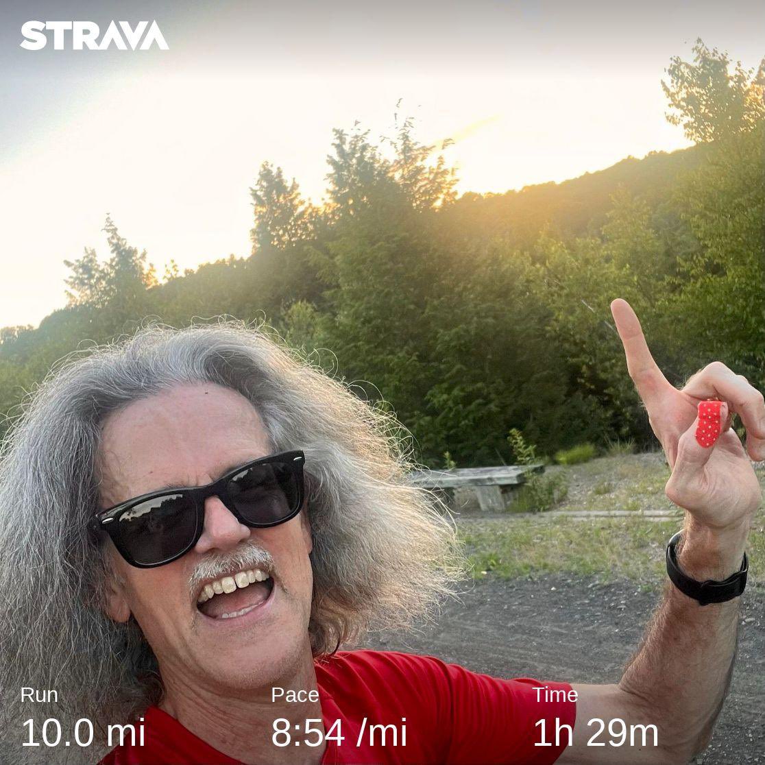 #Running log: gorgeous summer #RunChatHunt find = sunset (from Lyman Viaduct along #AirLineTrail in #EastHamptonCT): strava.app.link/SyieR6MSVAb #RunChat @therunchat @CTStateParks ⁦@Strava⁩