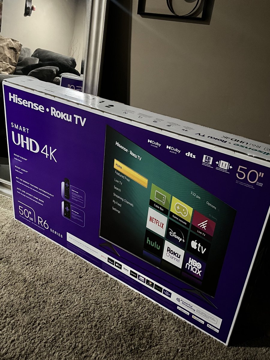 mind yall my lil sister is 15 and her boyfriend came 50 inch Roku TV for they 1 yr anniversary 😭