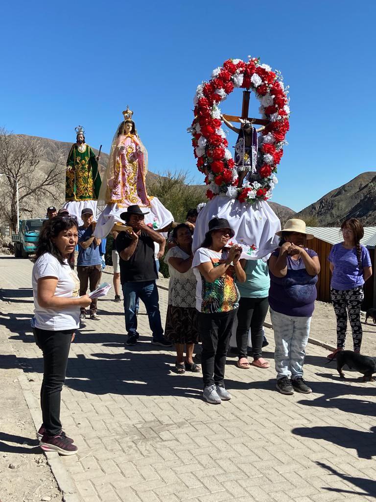 Luzebensperger's tweet photo. Hoy participamos de la misa procesión de la octava del “Señor de Laonzana”, acompañando a su comunidad.Donde se celebra el descenso del Espíritu Santo y el inicio de la actividad de la Iglesia.Una linda fiesta donde los devotos y fieles cumplen sus mandas y renuevan sus promesas https://t.co/FKeYqOGtHk