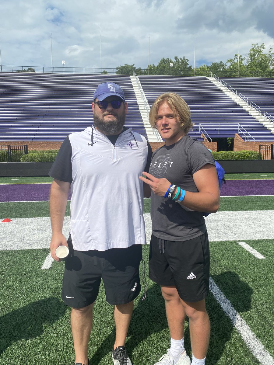CorbinGiles1's tweet photo. Started off the day yesterday competing  @PaladinFootball and finished it off with some hang cleans. Don’t get much better than that😂💪🏼. @CoachC_Byers @CSpangDB @FUCoachHendrix @Coach_DVaughn https://t.co/90G8CzlEYY