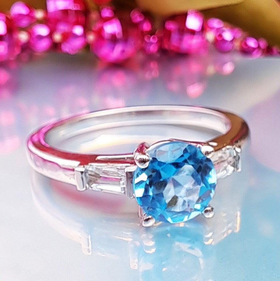 engagement Ring * Shop my sale: 10% off. etsy.me/46oM6hq #etsy #julluxjewelry #etsyfinds #etsygifts #etsysale #etsycoupon #shopsmall #present #gift #girlfriendgift