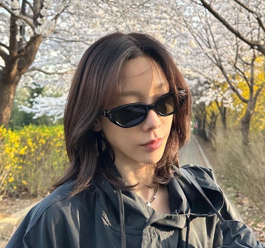 I love taeyeon in her sunglasses