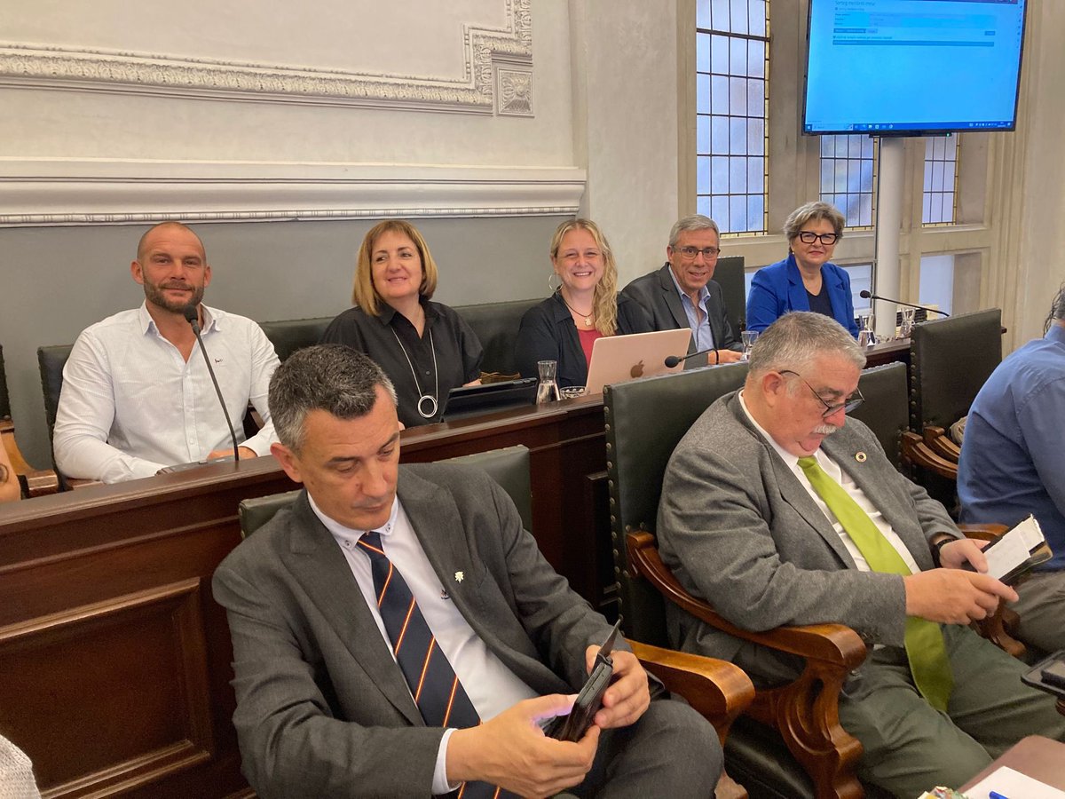 💻Ja en marxa el #pleReus, seguiu-lo en aquest enllaç:
serveis.reus.cat/actes/session/…

📡#pledeReus #JuntsReus #JuntsperReus 

<a href="/mtpallares/">Teresa Pallarès</a> <a href="/montsecaelles/">Montserrat Caelles</a>   <a href="/mcaballeroga/">Mariluz Caballero</a>