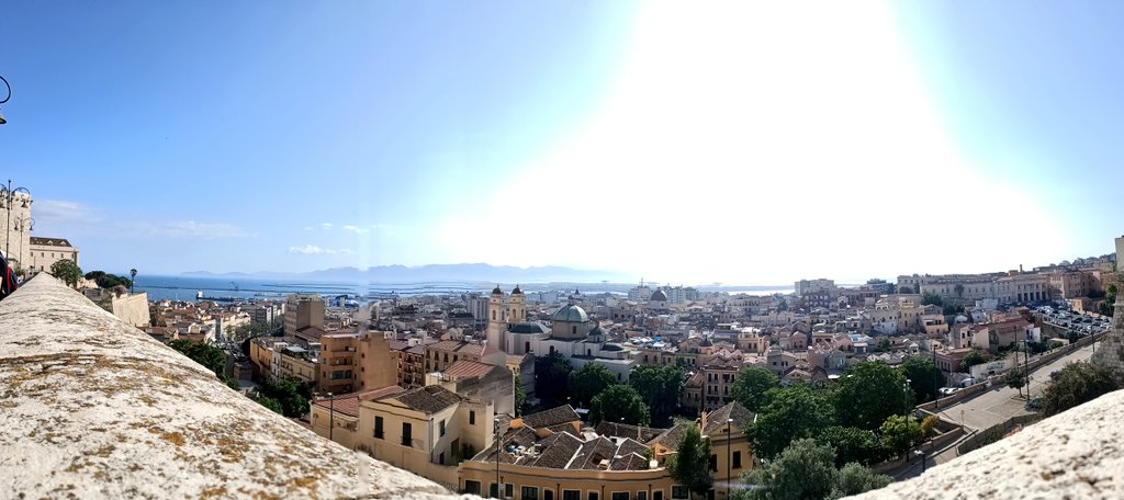 Di sole e d'azzurro.

#Cagliari