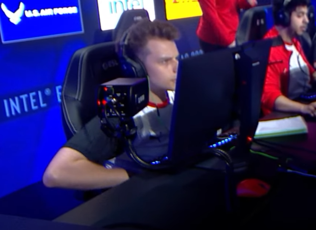 matus1919's tweet photo. @TeamRazer @mousesports @FROZENNcs MOUZ Frozen @ IEM Dallas with the deathadder v3 pro #RazerSpotAPro https://t.co/PBCbePnnFw