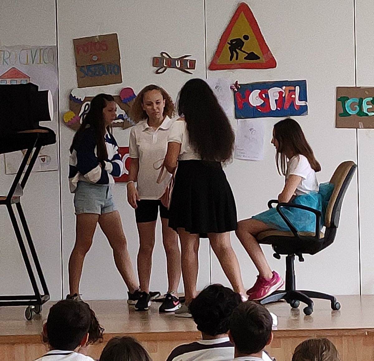 SanJoseMalaga's tweet photo. volverá con toda la ilusión del mundo. BERTOLTEATRO nos desea un feliz verano. #ComunicASanJosé #ComunicAMLG @ComunicApro_ #bertolteatro #teatroensanjosé #sanjoseesarte #jesuitas #educsi @educsi @LdeFsj @ecatolicas @EC_Andalucia @ecMalaga https://t.co/q6vTnPYr8X