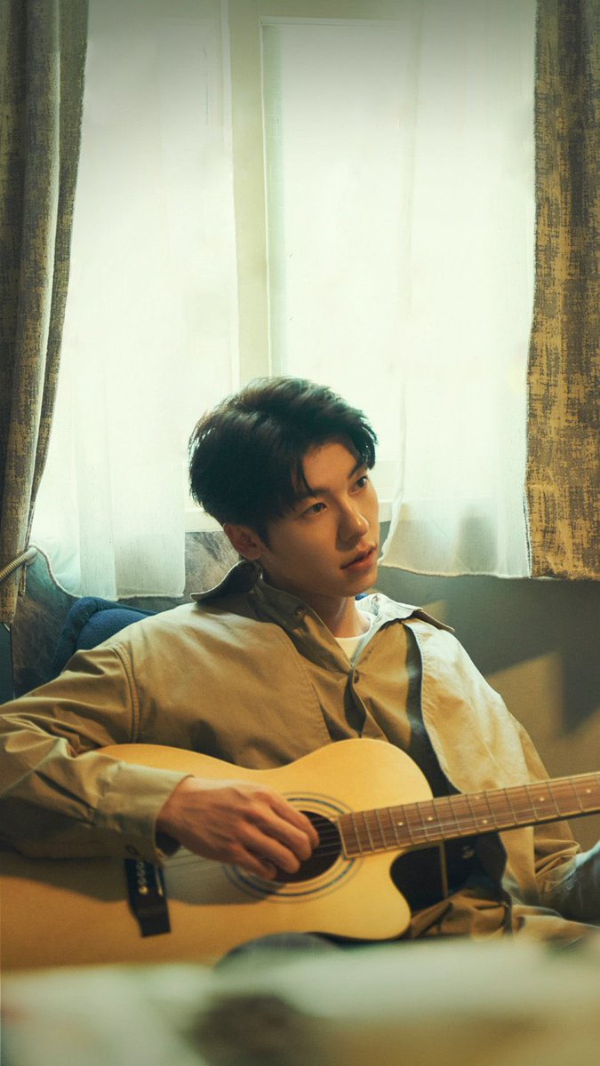 ☔️ 창 밖 비내리는 날씨보며 위쉬안이랑 꿨던 꿈을 생각하고 꿈에서 들었던 라댄 노래를 으-흠〰️ 흥얼거리며 기타코드 맞춰보는 허광한을 봐야 하는 정확히 그런 날씨입니다……
