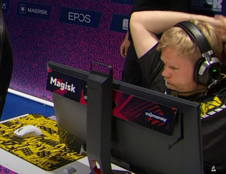 matus1919's tweet photo. @TeamRazer @mousesports @FROZENNcs Vitality Magisk @ Blast Premier Spring Final with the deathadder v3 pro #RazerSpotAPro https://t.co/pzCELxIfB4