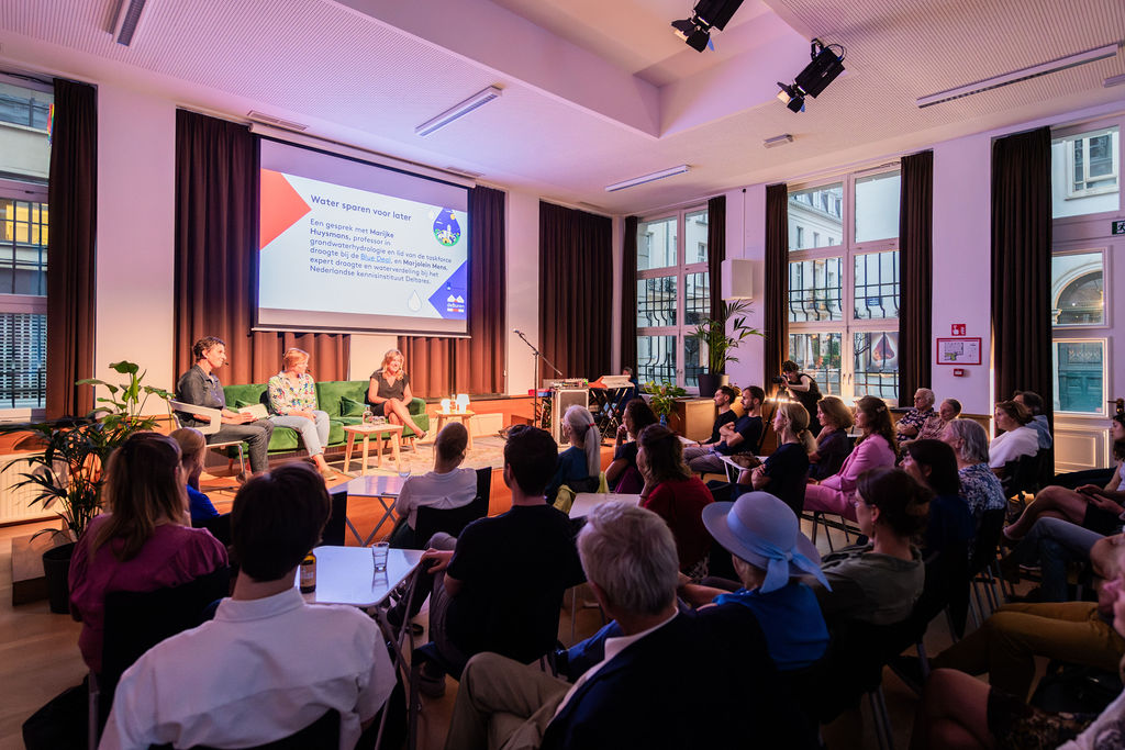 Interessante en gezellige avond vorige week bij deBuren. Zeer boeiend om met de Nederlandse collega's en het publiek in gesprek te gaan over de wateruitdagingen in de Lage Landen.