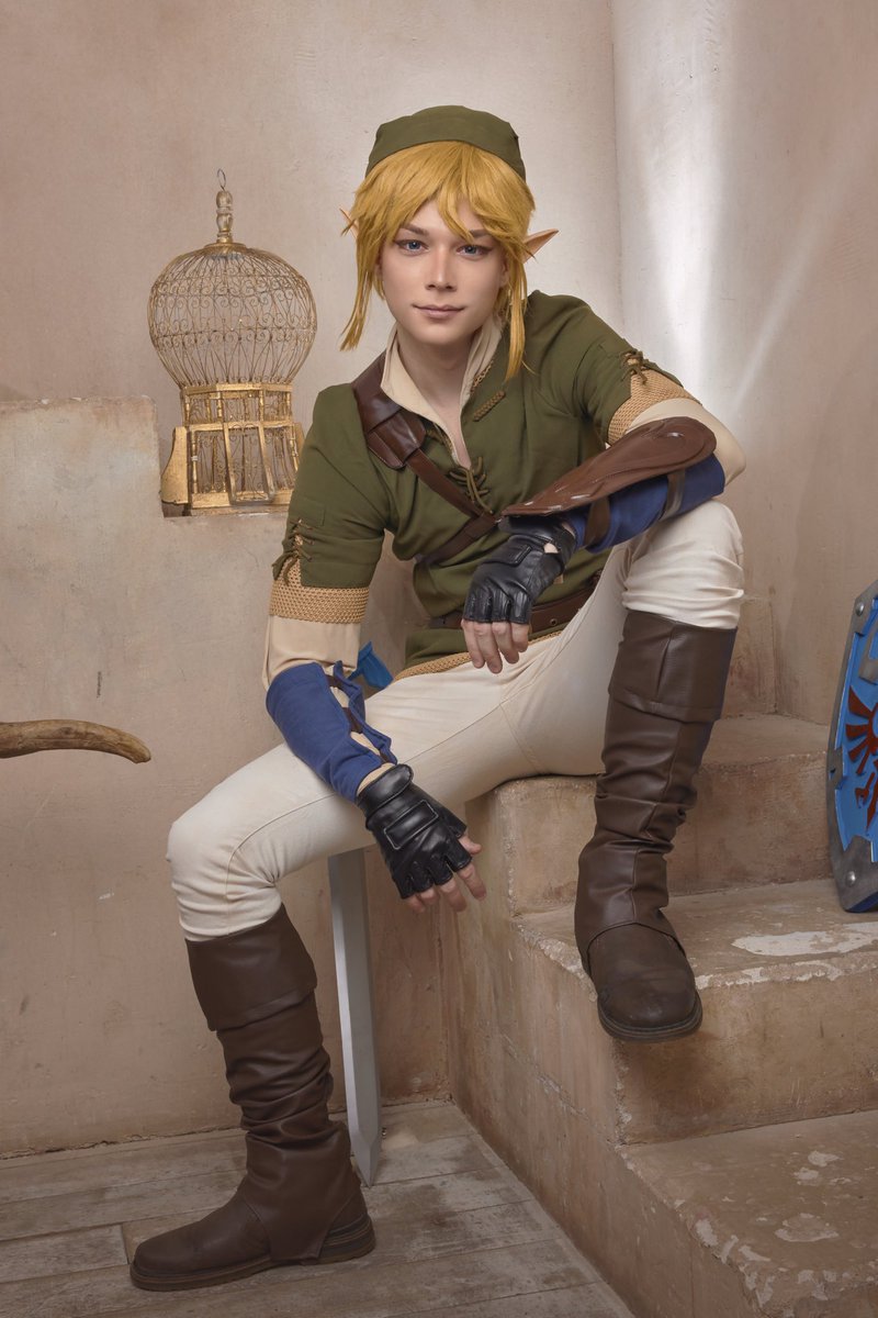 I have a lot of stories about my travels, but I'd love to hear about yours!

#cosplay #link #zelda #TheLegendofZelda #linkcosplay #zeldacosplay #botw #thelegendofzeldabreathofthewild #thelegendofzeldatearsofthekingdom #hero #nintendo
