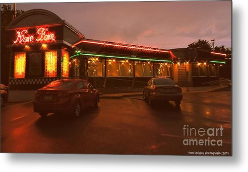Raining Retro tami-quigley.pixels.com/featured/raini… #ThePhotoHour #ArtistOnTwitter #AYearForArt #BuyIntoArt #cool #Retro #rain #diner #art for #giftidea #wallart #homedecor #officedecor! @visitPA @AllentownCityPA #LehighValley @LehighValleyPA #Allentown #AllentownPa #nostalgia #summer #gifts