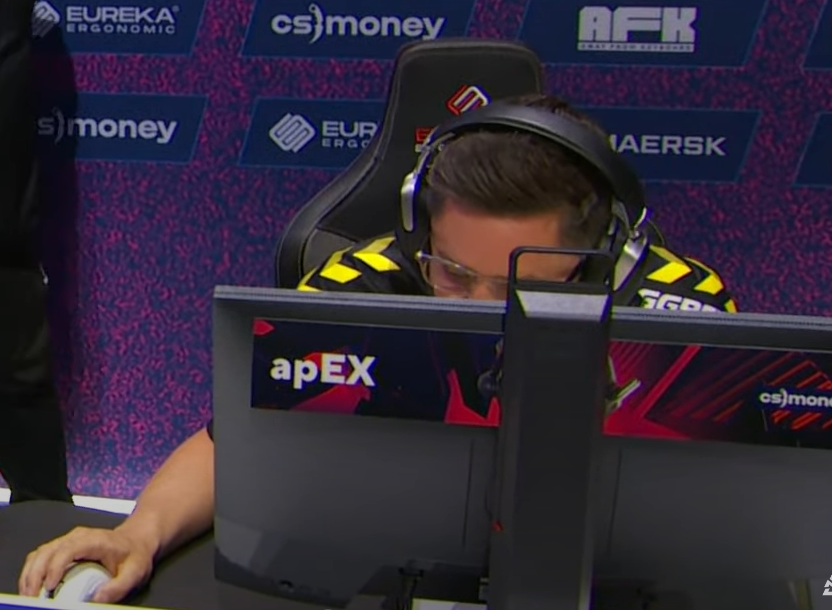 matus1919's tweet photo. @TeamRazer @mousesports @FROZENNcs Vitality Apex @ Blast Premier Spring Final with the deathadder v3 pro #RazerSpotAPro https://t.co/ywgiu3WTNE
