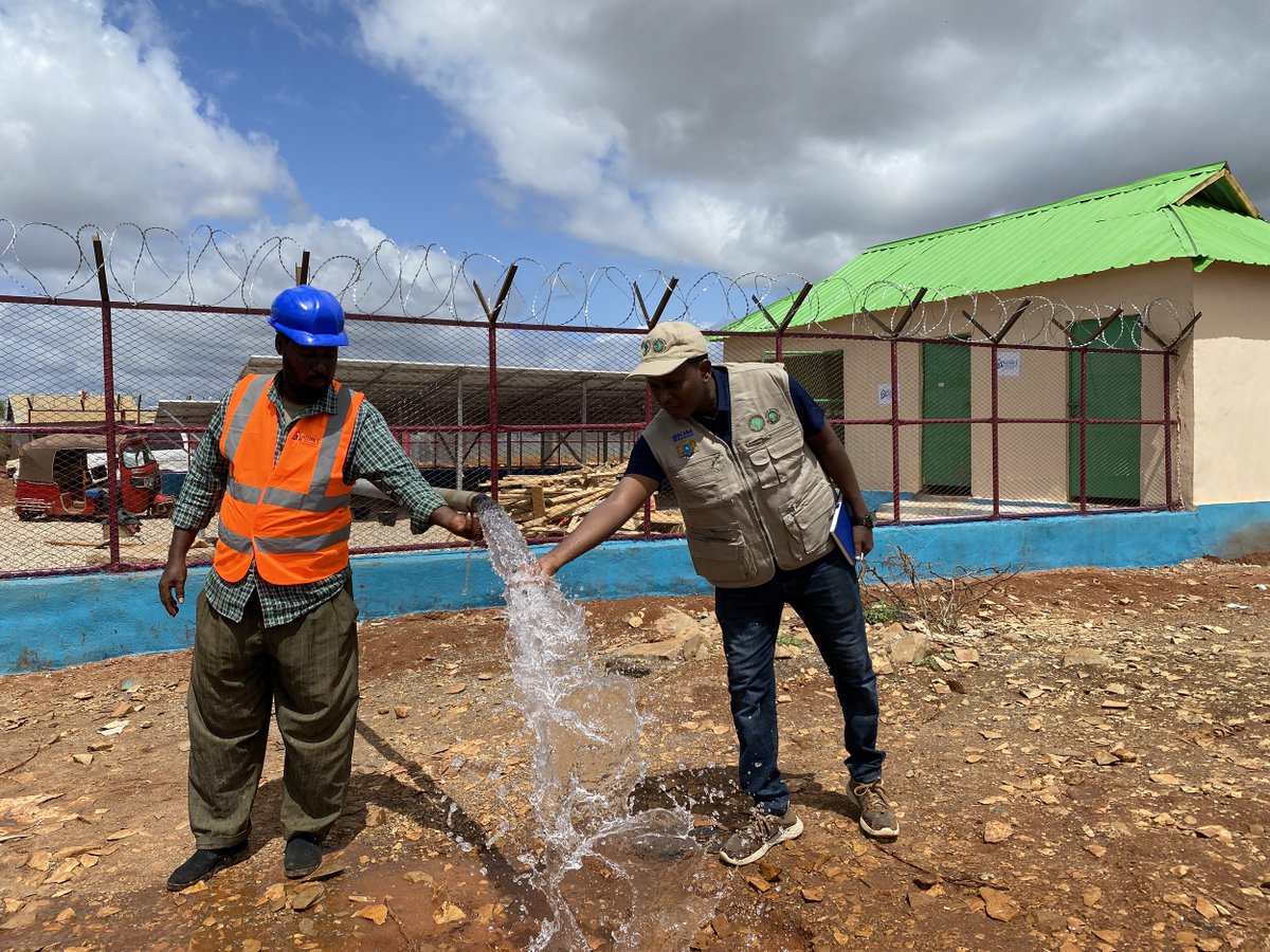 iom_somalia's tweet photo. 500,000 individuals from urban, peri-urban areas & displacement sites in Baidoa, Southwest state will have access to clean water & improved sanitation:
💧 20 boreholes have been constructed
🏬Water reservoirs have been built
Thanks to funding from @AfDB_Group #MoEWRSo https://t.co/VsVCk5jclx
