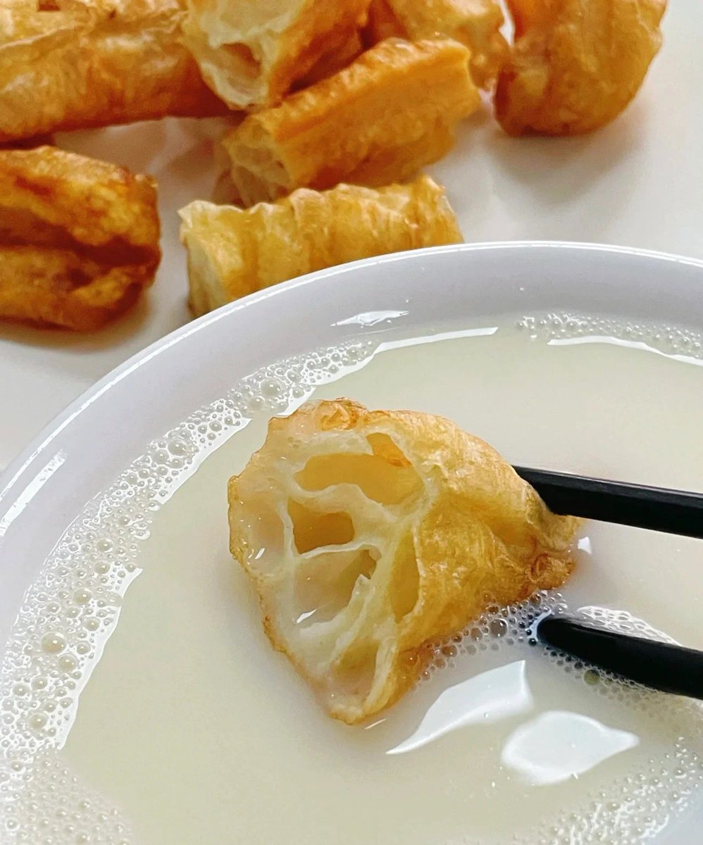 yues928's tweet photo. 想請你吃油條+豆漿 https://t.co/NjDHoJAkdT