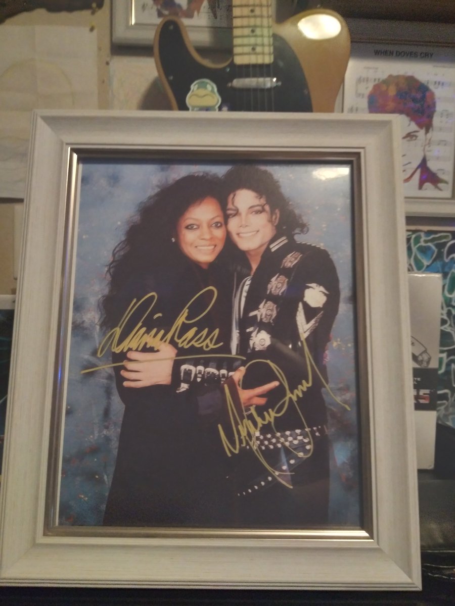 TreRoze's tweet image. @DianaRoss  🕊👑🎤👞💙🙏🏽💥🎼
#MJ4EVER💎💥
 #KINGofPOPMUZIC🎼💥💎