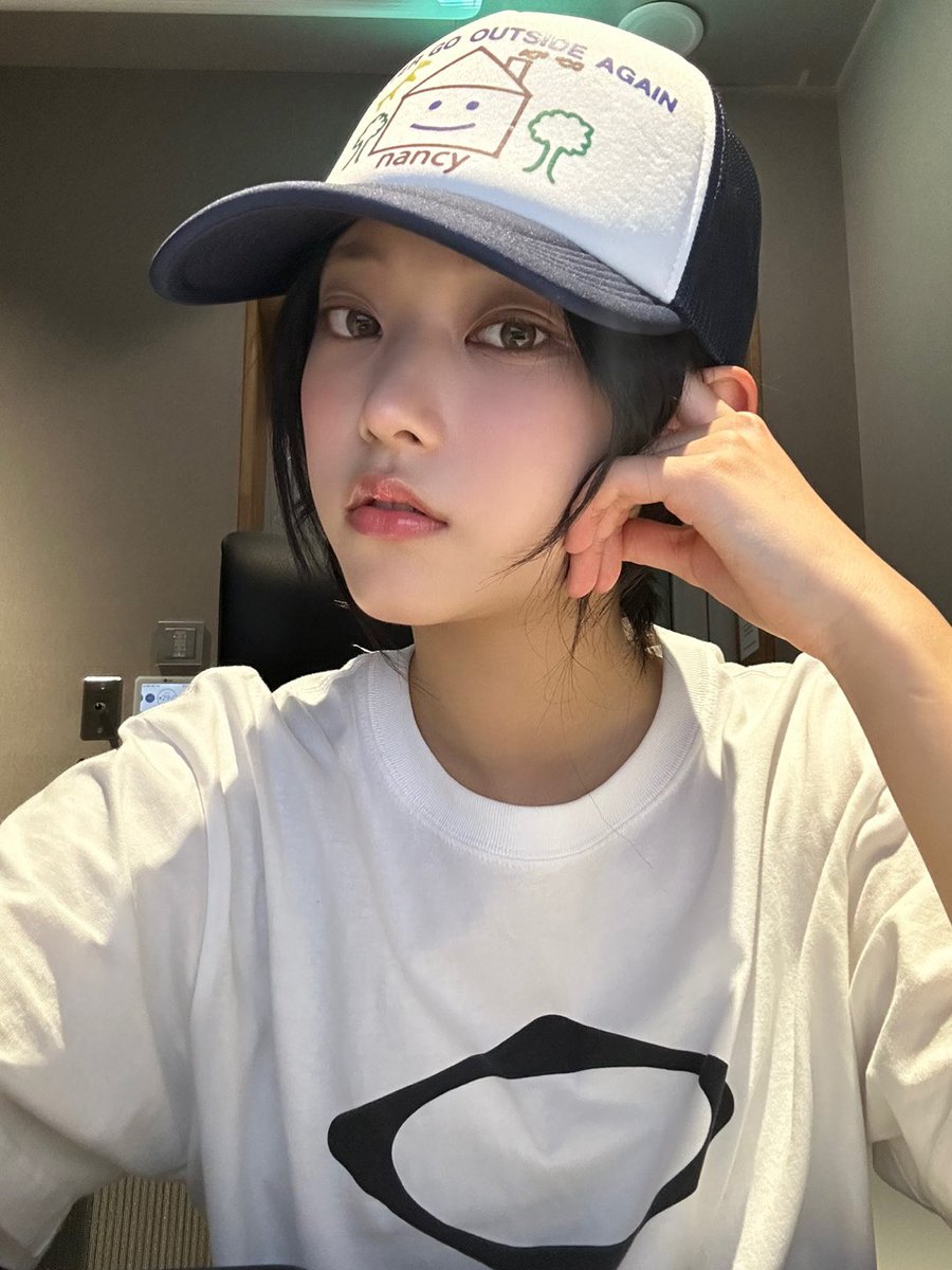 날씨가 아쉽지만… 활기찬 하루 보내요~!
화이팅 😆
☀️☁️
#뉴진스 #해린 #HAERIN #NewJeans