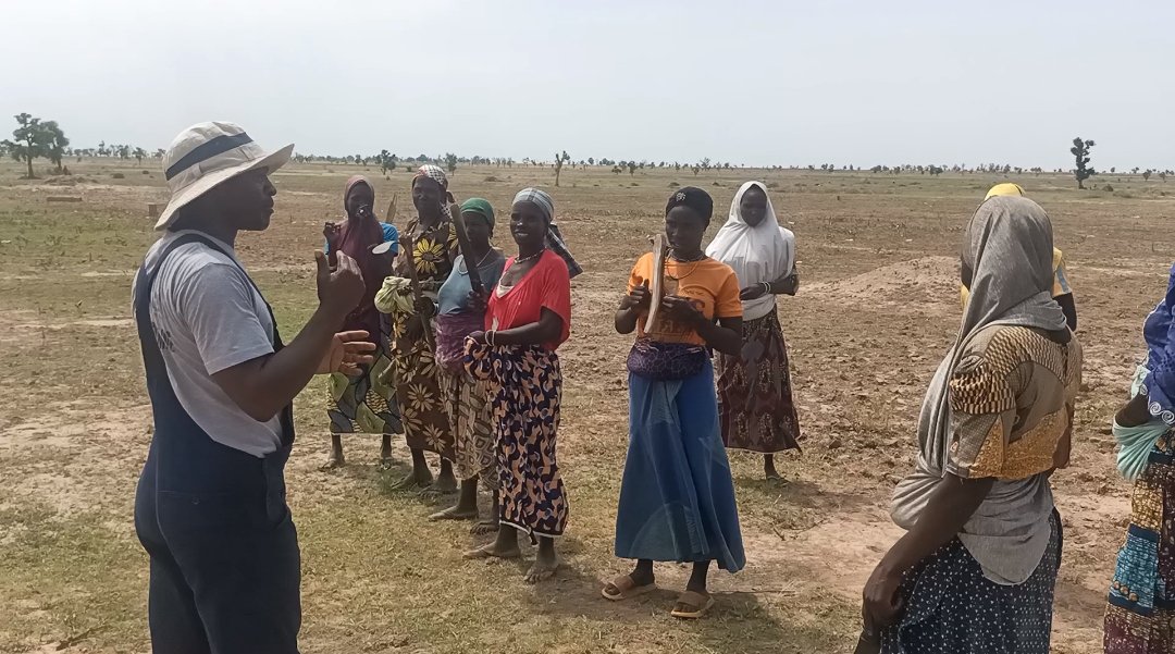Women carry most burden of food production and caring for family. It's necessary women get more rights to land &amp; natural resources. Breaking the circle of inequalities and vulnerability to violent extremism is necessary #climatejustice 

<a href="/unwomenafrica/">UN Women Africa</a> <a href="/IPBES/">ipbes</a> <a href="/UNICRI/">UNICRI</a> <a href="/auggwi/">Great Green Wall Initiative</a>